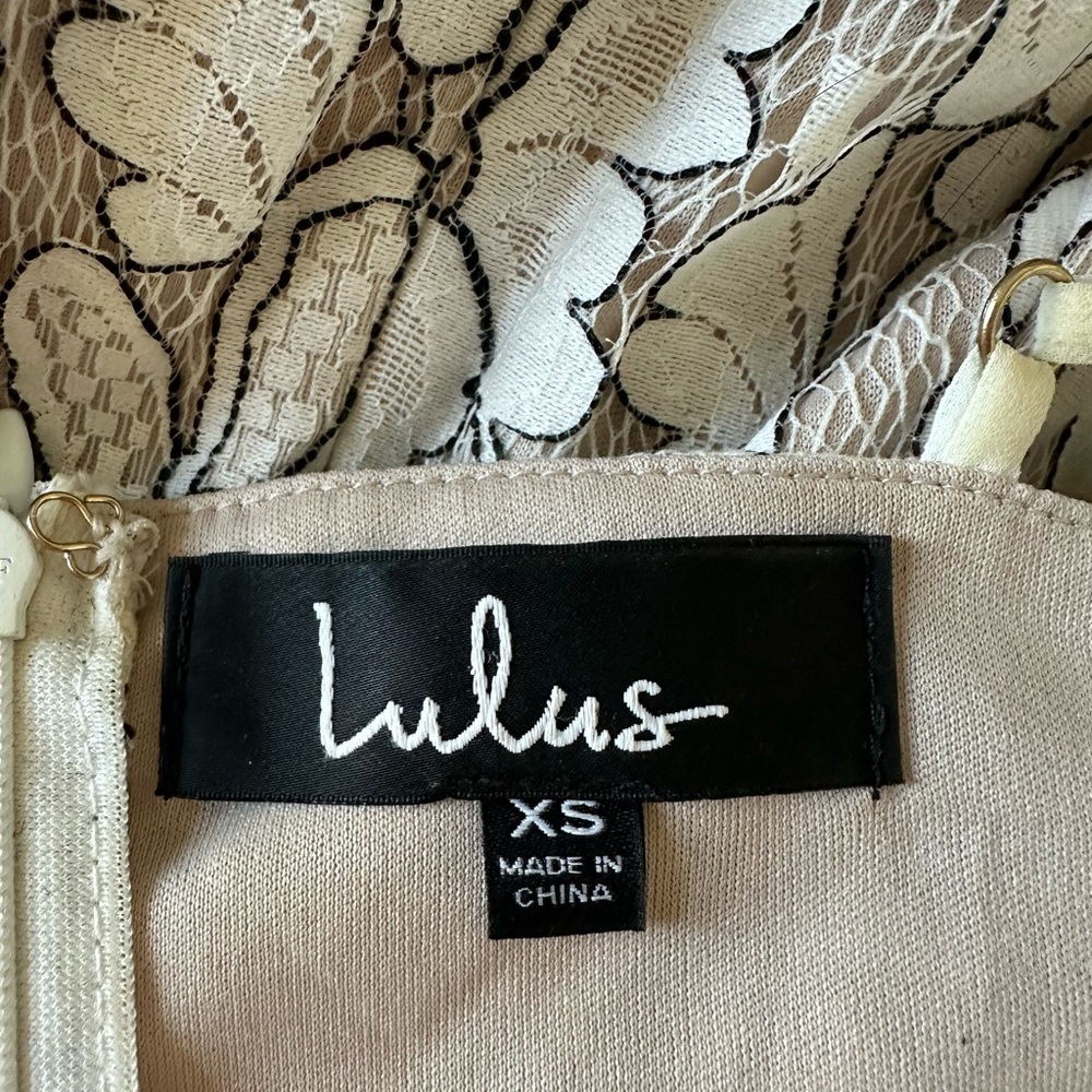 Lulu’s Elegant Lace Halter Short Dress Ivory Black Floral Classy Mini Size XS - Picture 4 of 4